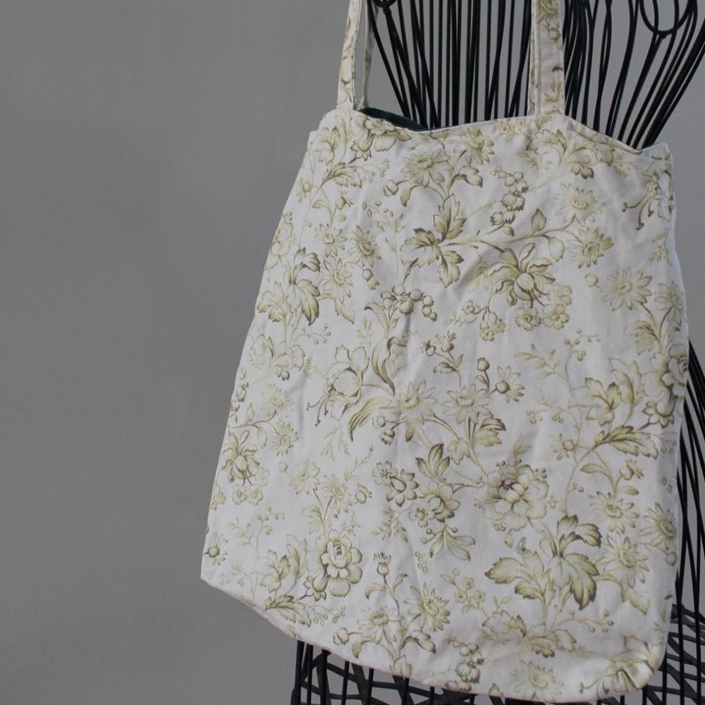 Floral tote bag
